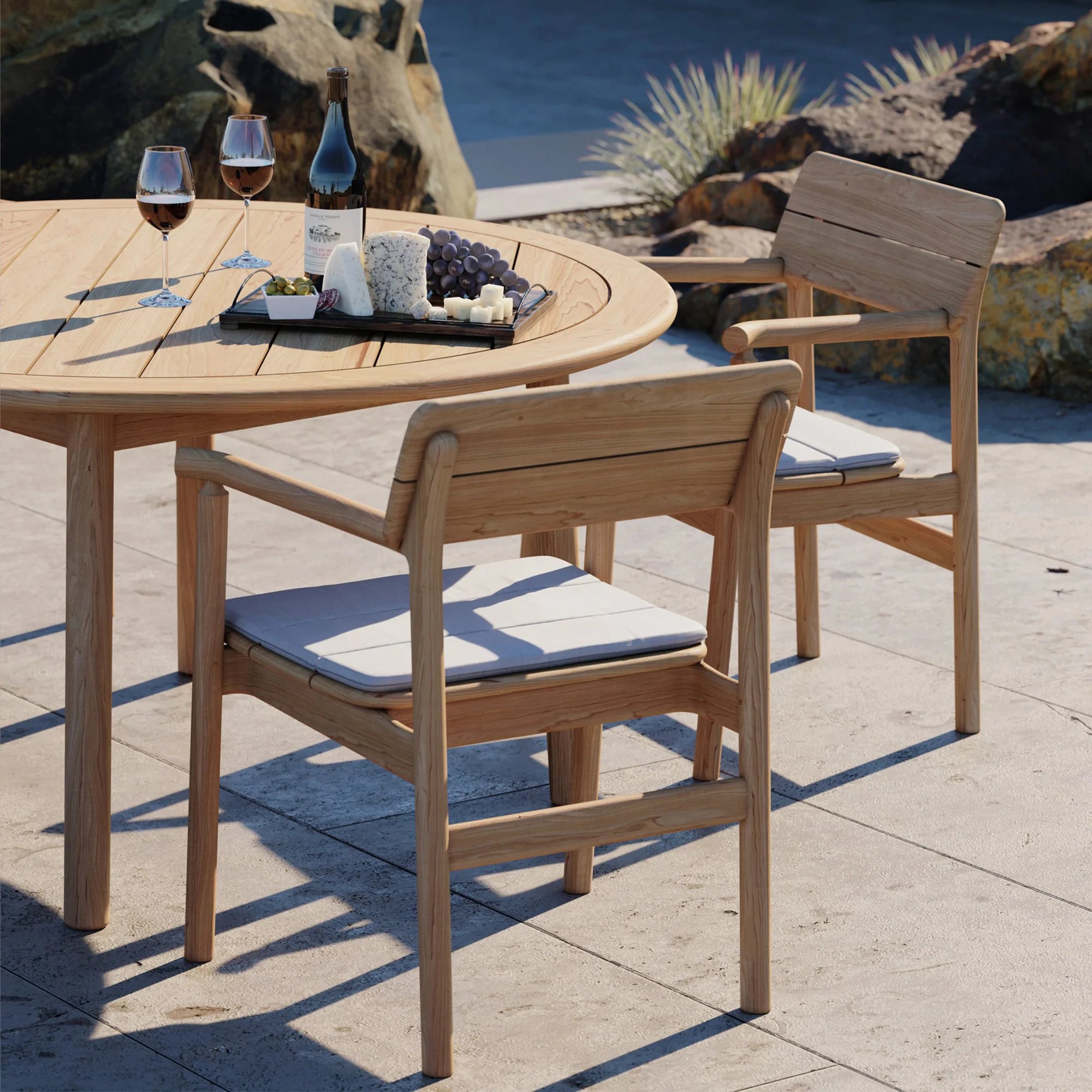 Tanso Outdoor Dining Table Round – Pebble Home Lifestyle