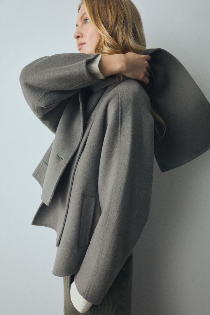 Esto Colmo Taupe Scarf Jacket
