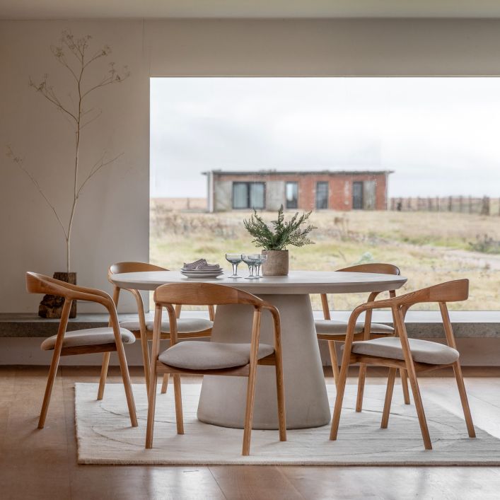 Pedra Linen Round Dining Table