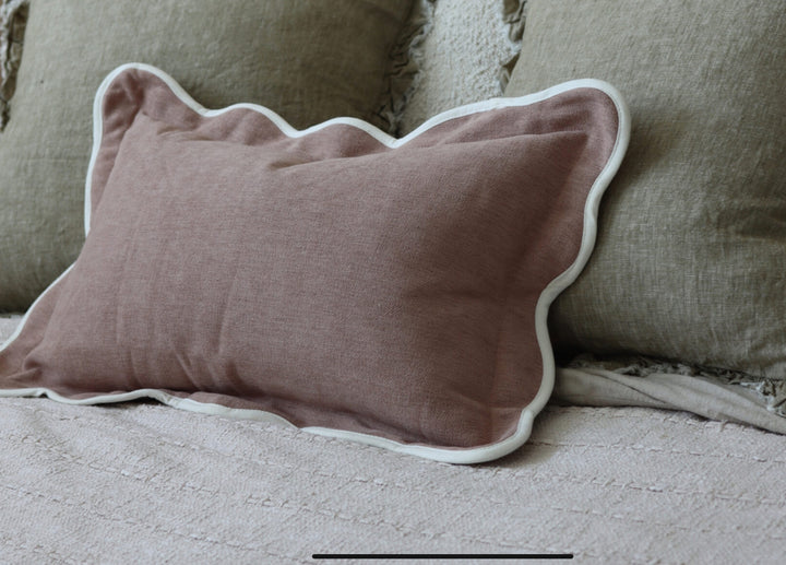 Chloe Dusty Pink Scalloped Edge 50x30cm