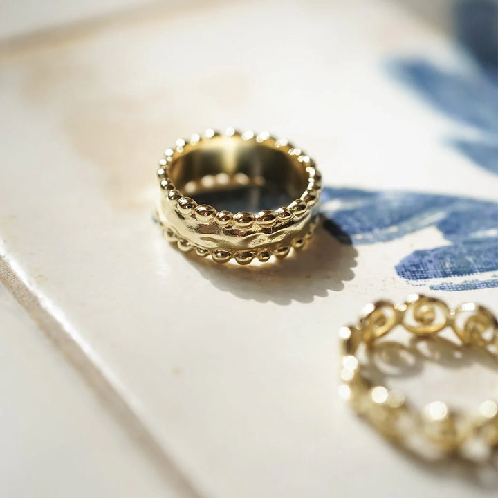 Daisy Amulet Band Ring