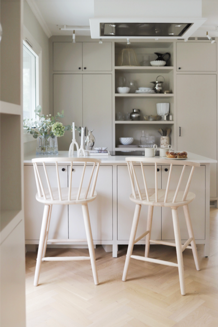 Carmen Bar Stool Whitewash