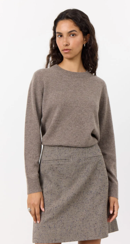 Eloise Crew Neck Dark Sand Pullover