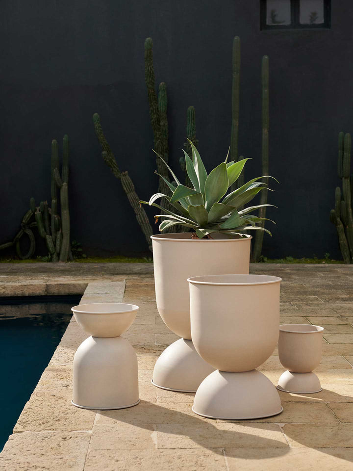 Hourglass Pot - Cashmere (4 different sizes available)