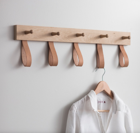 5 Oak Pegs Leather Straps