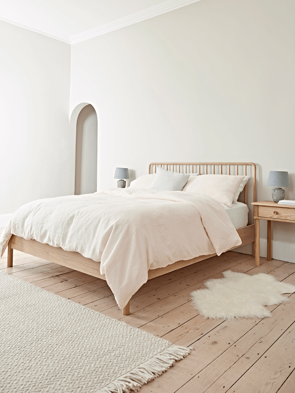 Whittle Scandi Spindle Bed Natural (3 sizes)